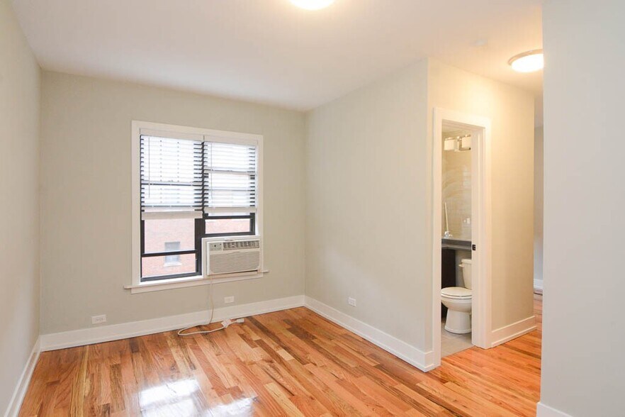 Building Photo - 2710 N Mildred Ave