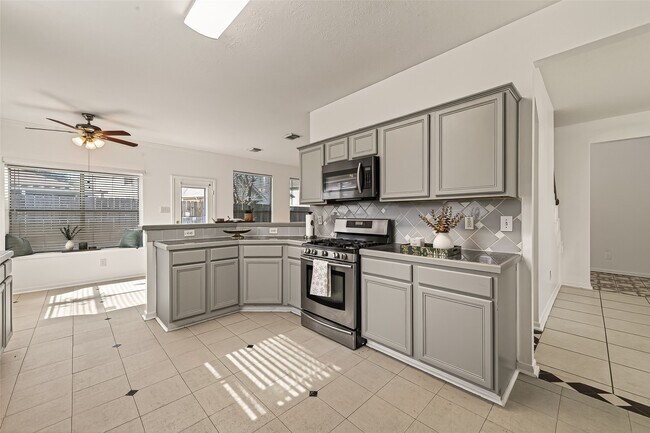 Building Photo - 16315 April Ridge Dr
