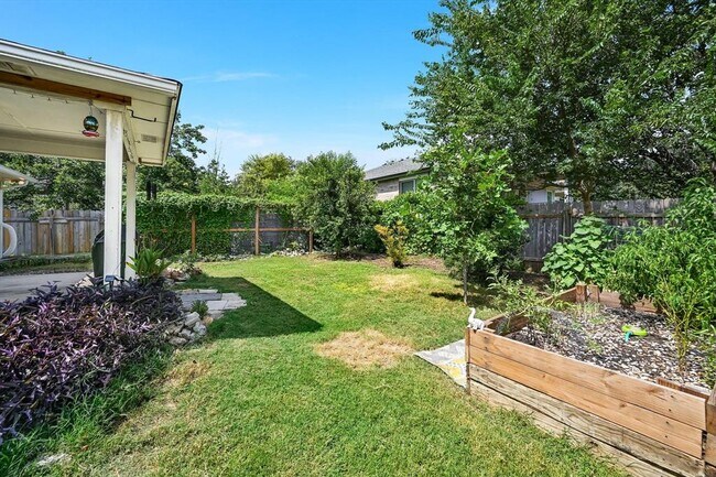 Building Photo - 1104 Battenburg Trail