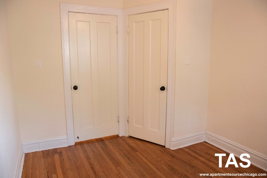 Building Photo - 2175 W Giddings St