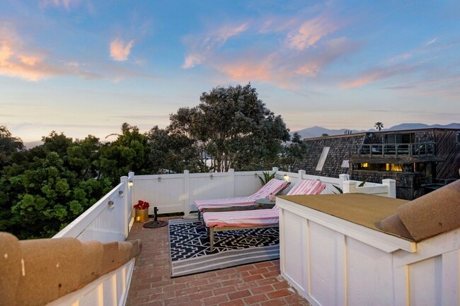 Building Photo - Ventura | Pierpont | 4 Bedroom + 3 Bathroom