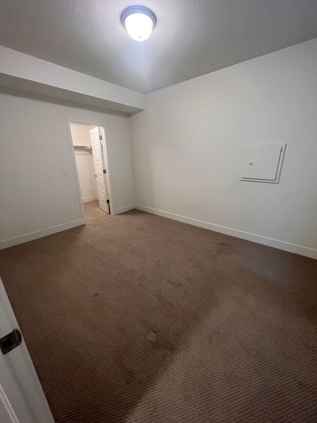 Building Photo - NEW BUILD 4 Bed 3.5 Bath Townhome In Superior-Available Now!