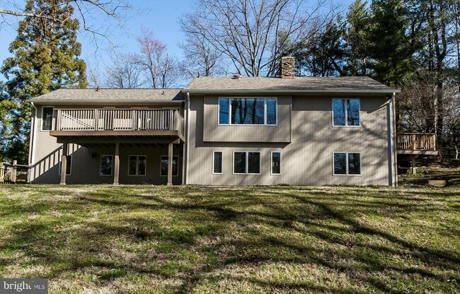 Building Photo - 1103 Rolandvue Rd