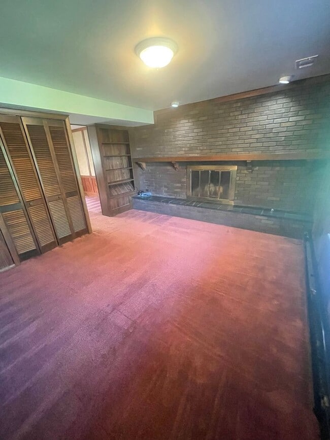 Building Photo - 177 S Grandview Ave