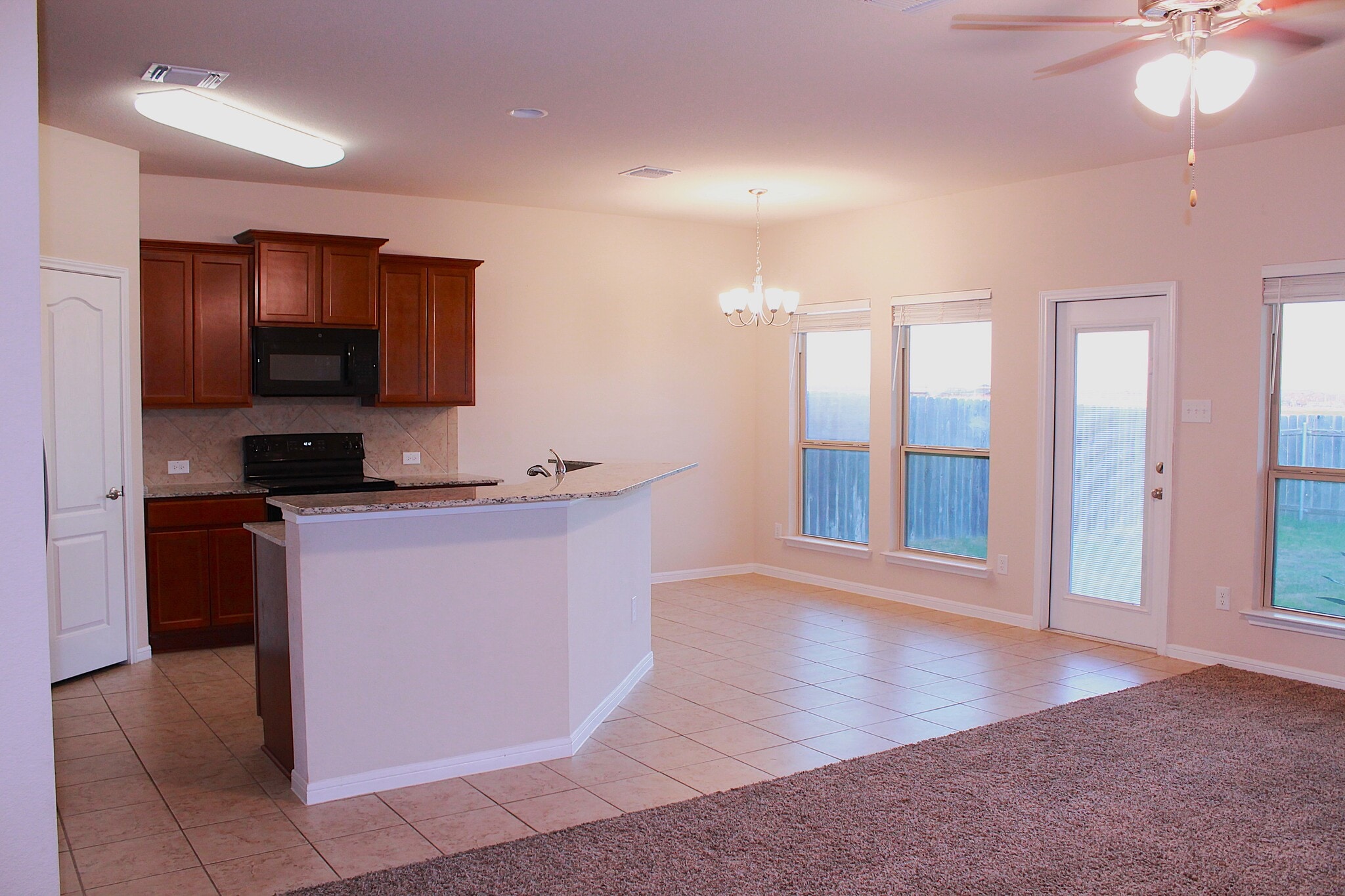 Dedicated Dining Space - 1027 Aurora Grove Bnd