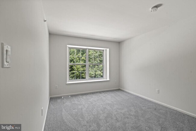 Building Photo - 124 Buckingham Way