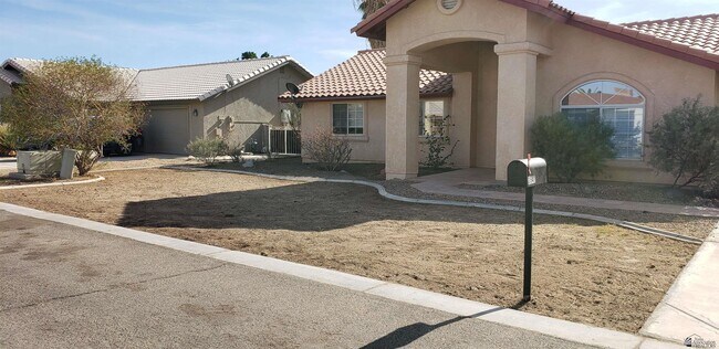 Building Photo - 3547 E Moreno Ln