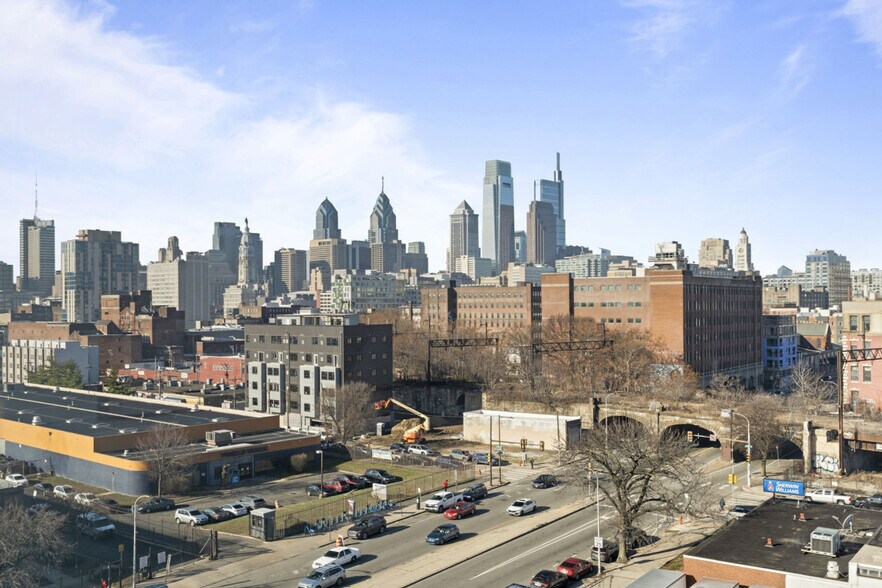 Building Photo - 501 N Perth St