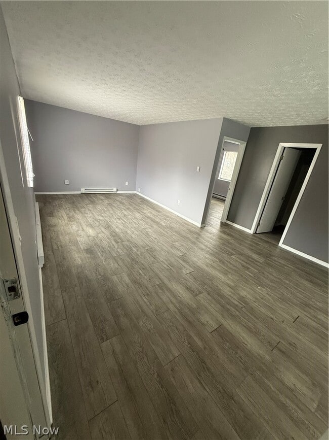 Building Photo - 658 Sumner St