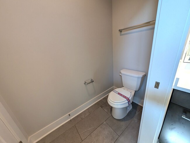 Building Photo - Stunning Contemporary 2 story, 4 bedroom, 3 full bath home is Located in the Merry Oaks Community!