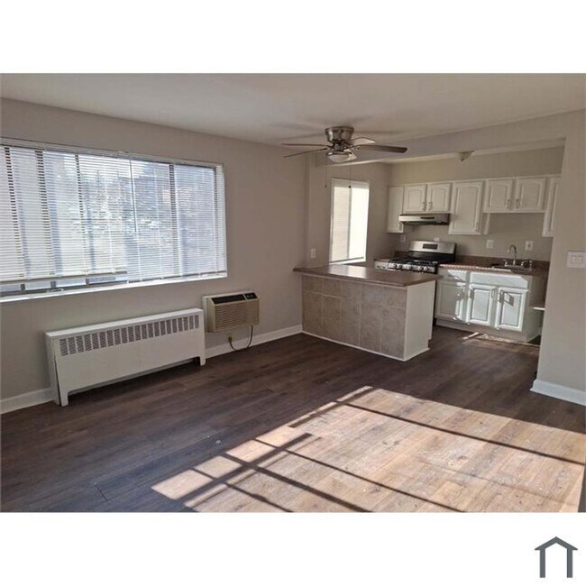 Building Photo - Top-Floor 2-Bedroom Condo in Southwest DC ...