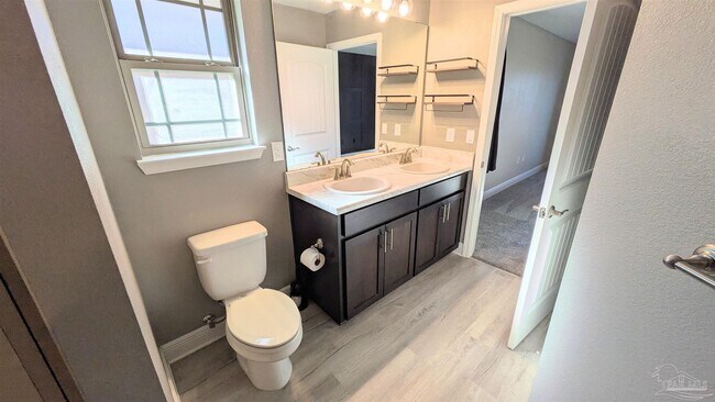 Building Photo - 4417 Fiske St