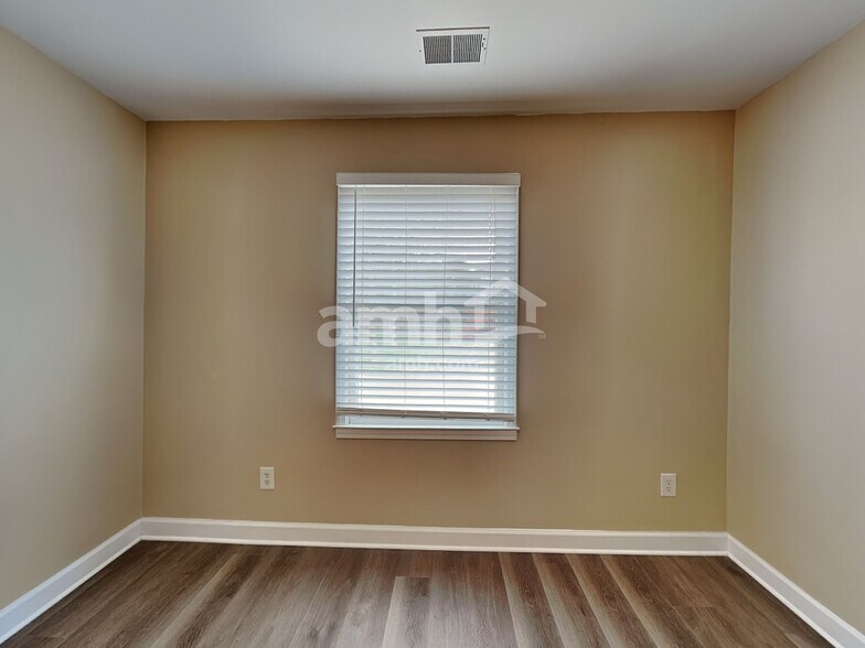 Building Photo - 905 Wonderland Pass