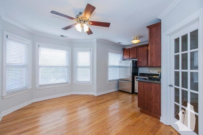 Building Photo - 2 bedroom in Chicago IL 60657