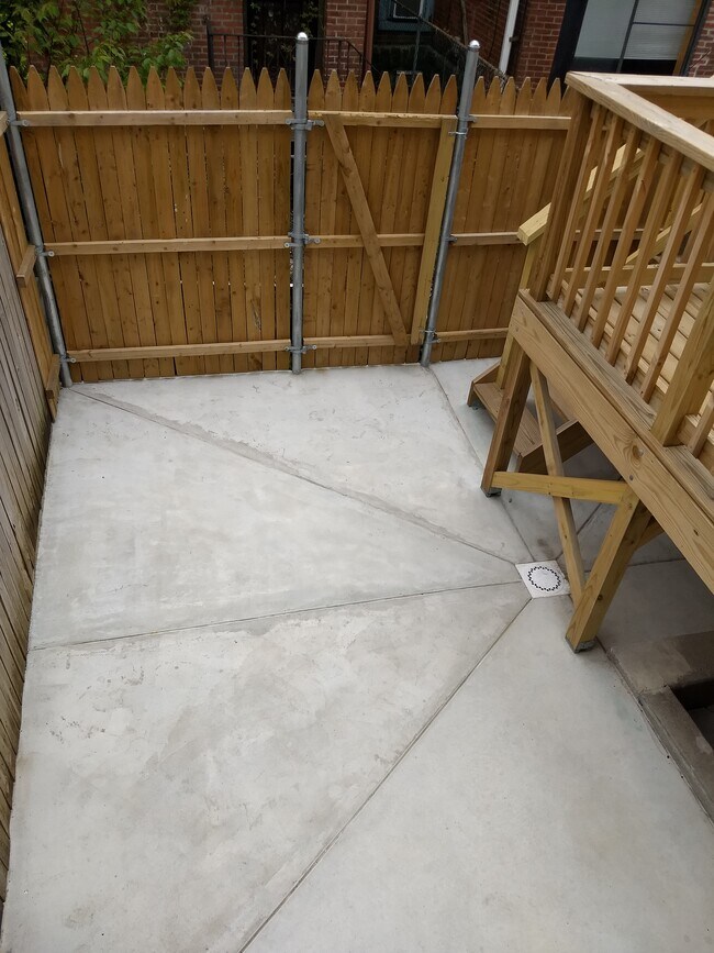 Building Photo - 5836 Alter St