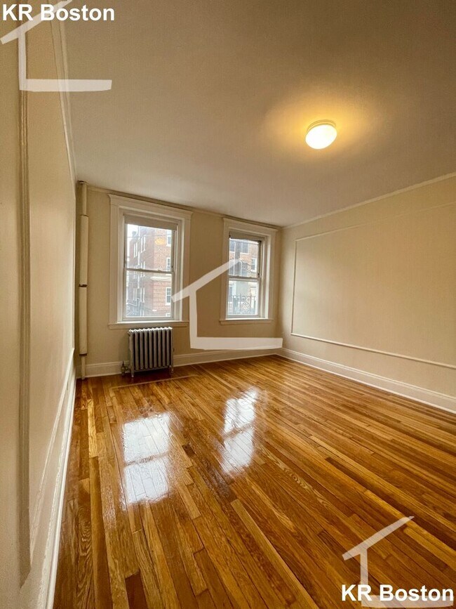 Building Photo - 8 Vinal St