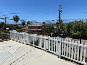 Building Photo - Beach Style Living in Encinitas, CA!