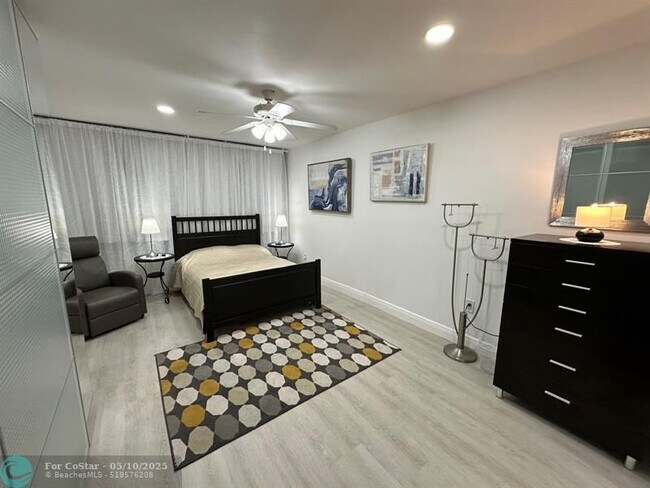 Building Photo - 7118 Bonita Dr
