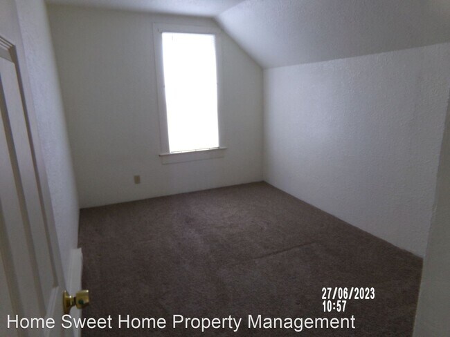 Building Photo - 3 br, 2 bath House - 715 E. First Street