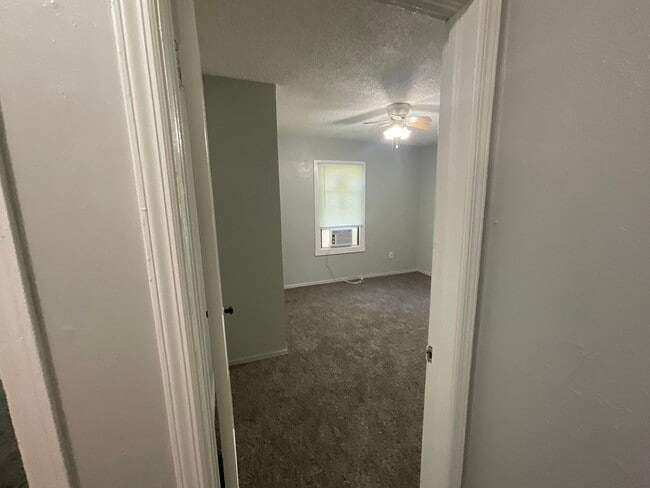Building Photo - 532 E Boeing Dr