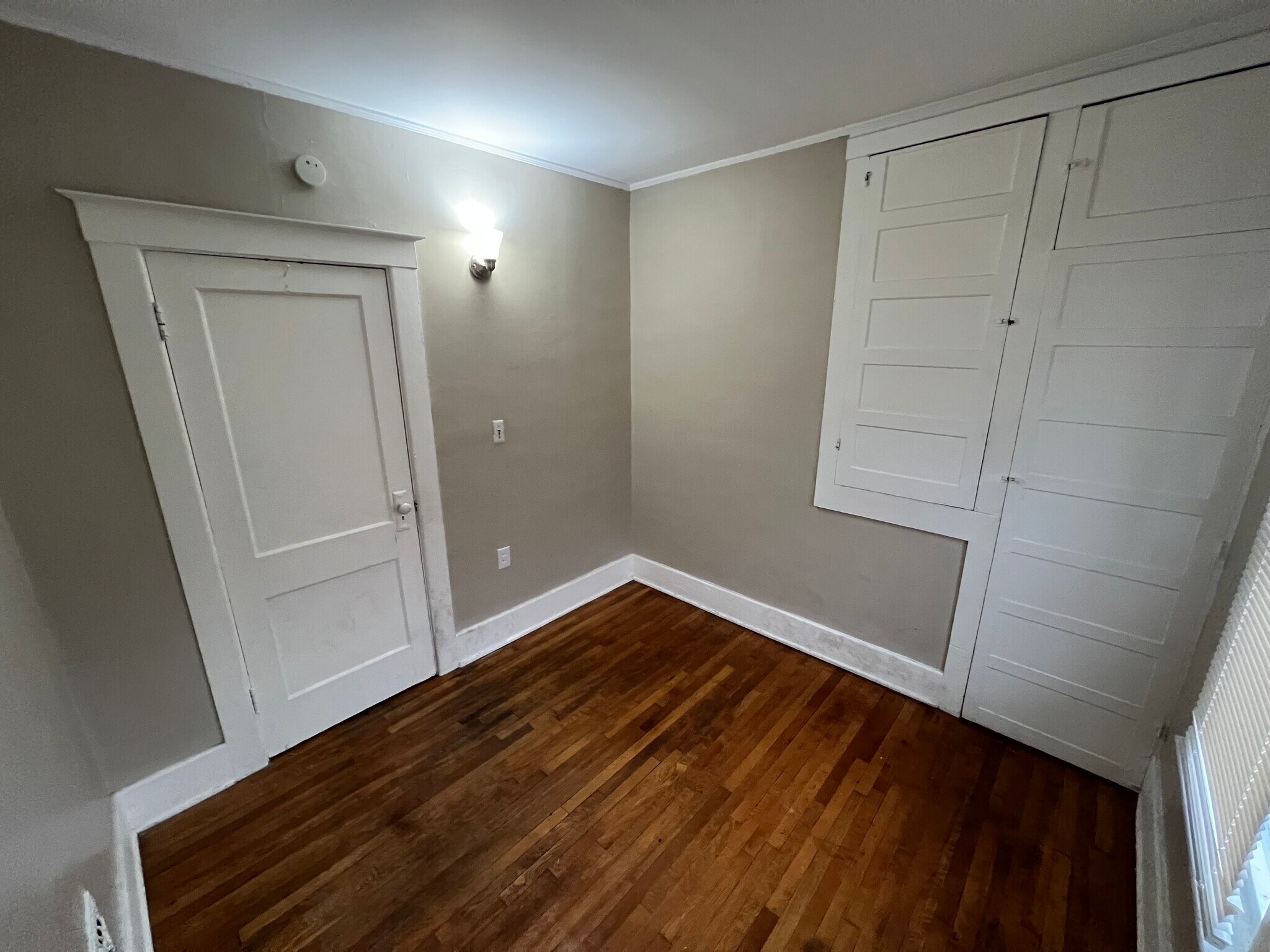 Building Photo - 1943 W Bethune St