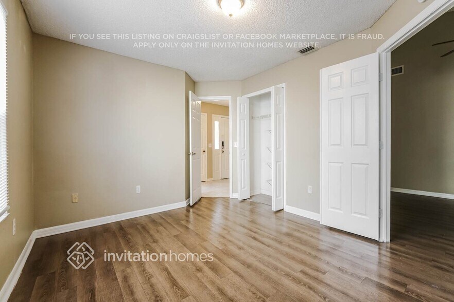 Building Photo - 653 Middlebury Loop