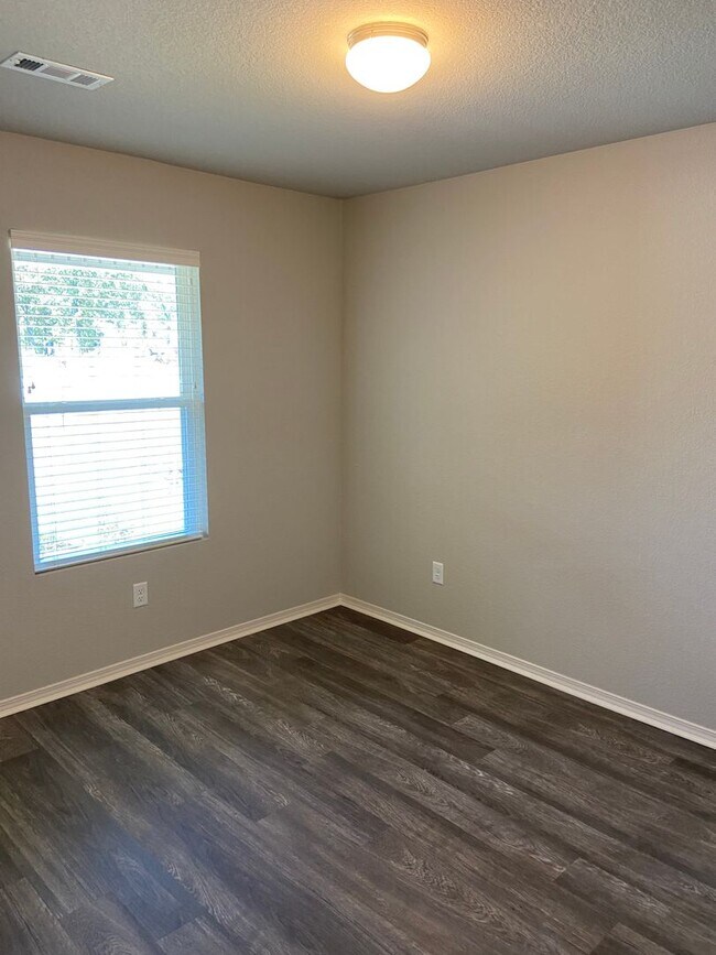 Building Photo - *Pre-leasing* Four Bedroom | Two Bathroom ...