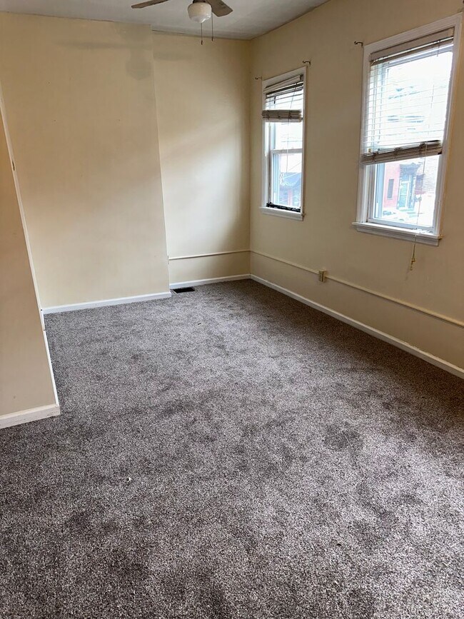 Building Photo - 119 S 17th St