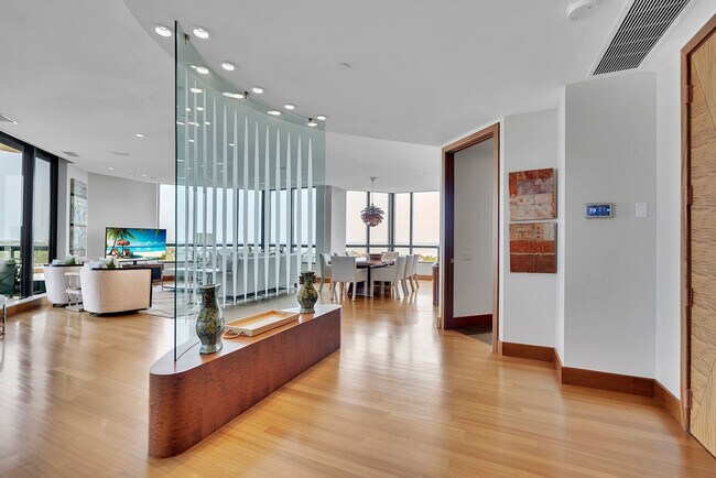 Building Photo - 1281 Gulf of Mexico Dr