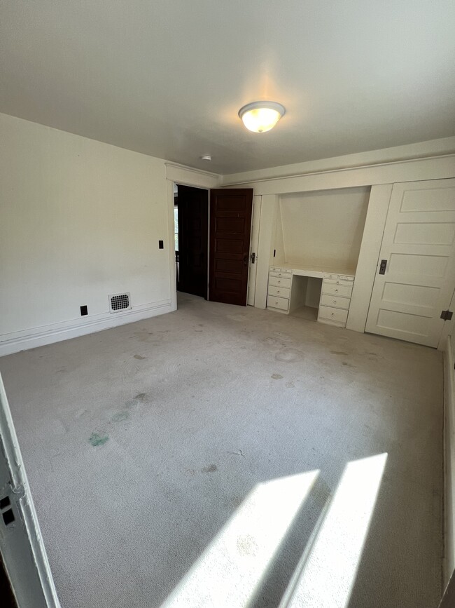 Building Photo - 236 Moores River Dr