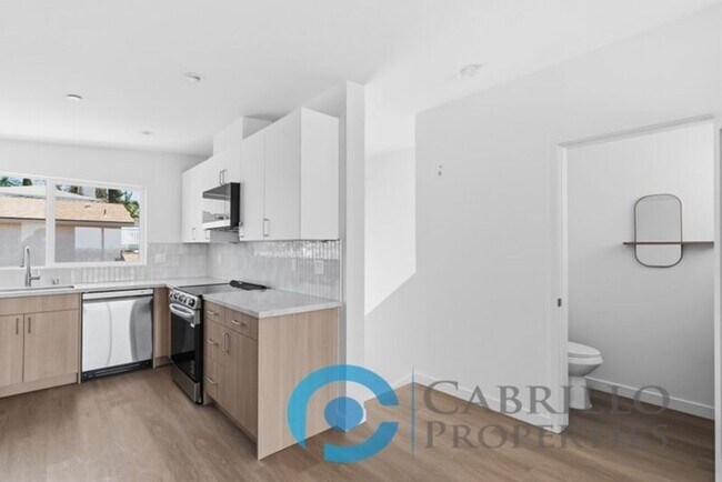 Building Photo - 6640 Valjean Ct