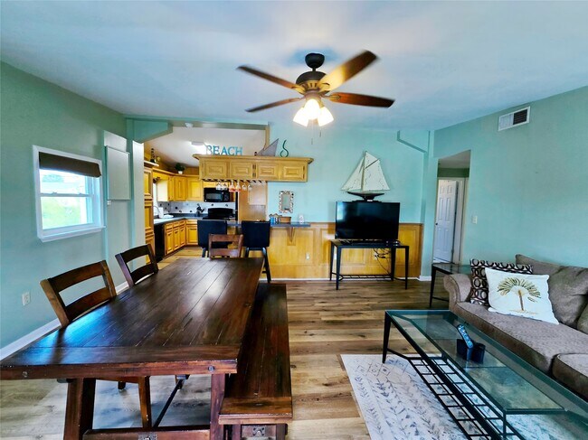 Building Photo - 16611 Jolly Roger Rd