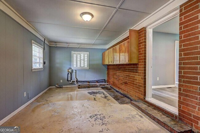 Building Photo - 970 Oglethorpe Ave