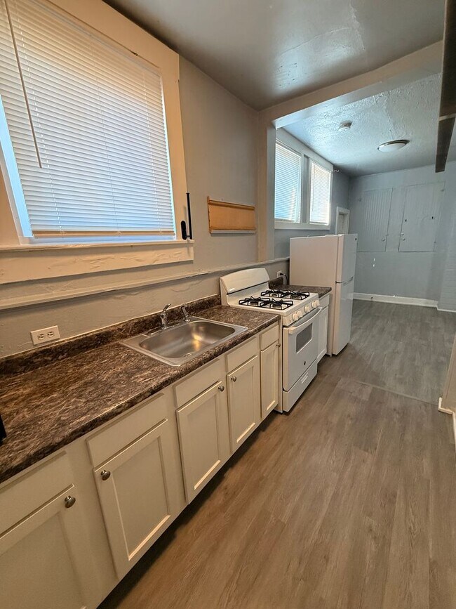 Building Photo - 1767 S Broadway