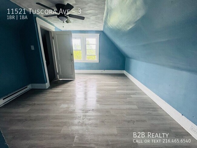 Building Photo - 11521 Tuscora Ave