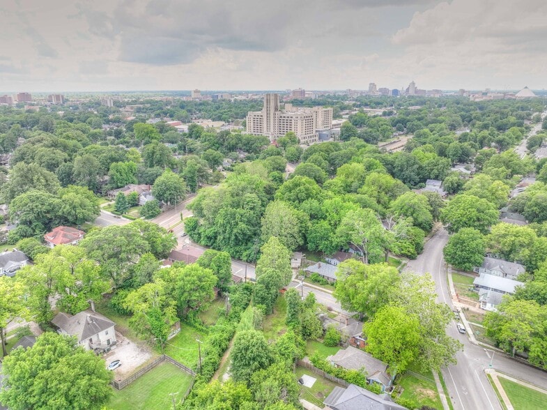Building Photo - 1524 N Parkway