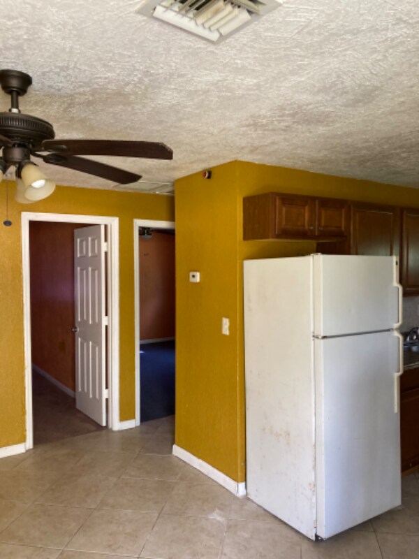 Building Photo - 1615 Avenue E