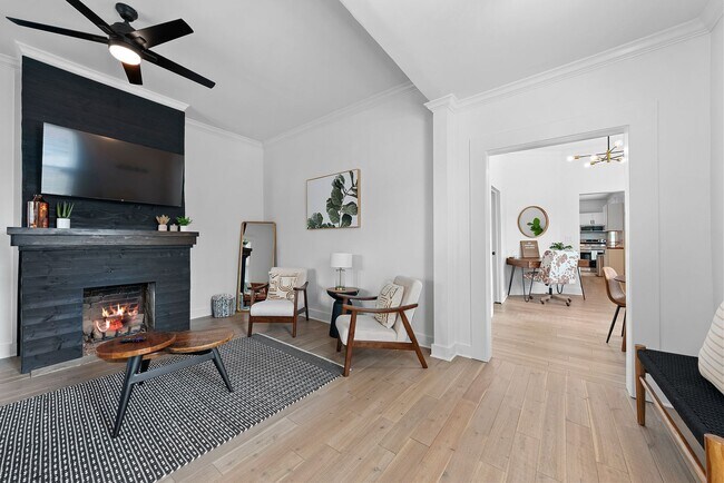 Building Photo - Updated Bungalow, Steps from Short North and OSU