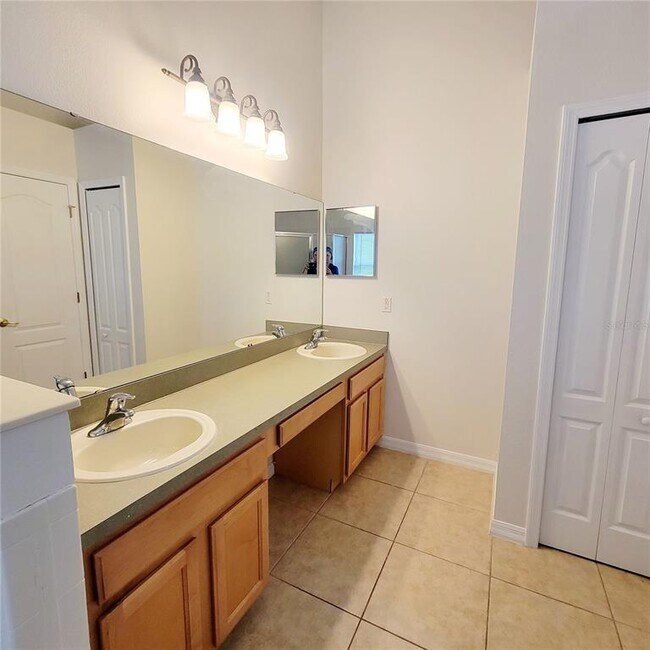 Building Photo - 9012 Sandwood Way