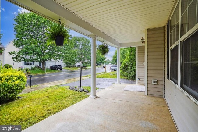 Building Photo - 2024 Chestnut Dr.