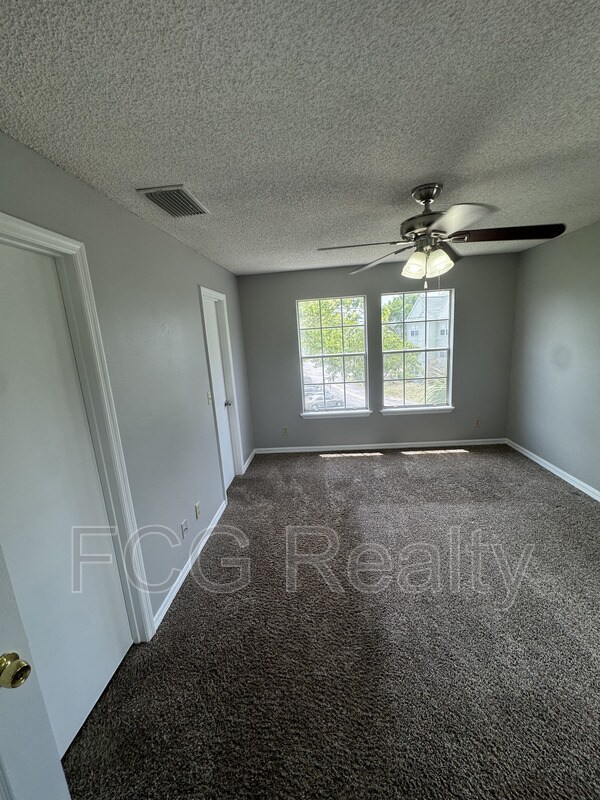 Building Photo - 6010 Westgate Dr