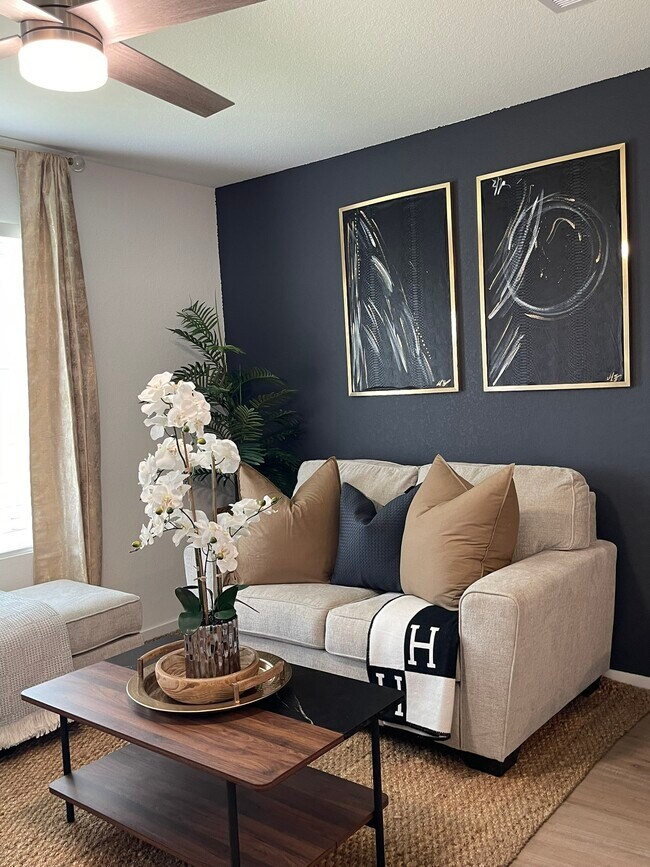 Building Photo - 21431 Carosella Dr