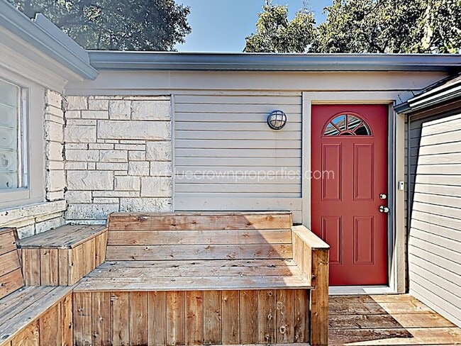 Building Photo - 2137 Barberry Dr