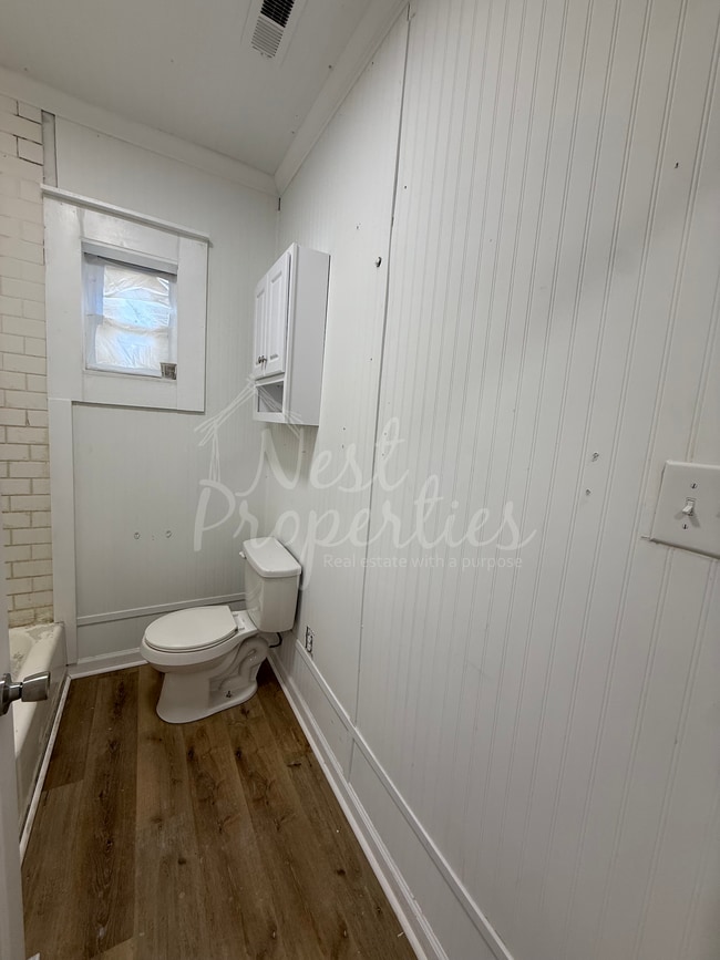 Building Photo - 410 Law St