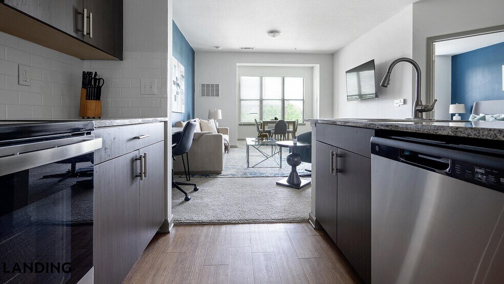 Building Photo - 10051 Perimeter Station Dr