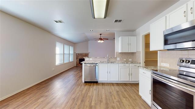 Building Photo - 2015 Gardenia Dr