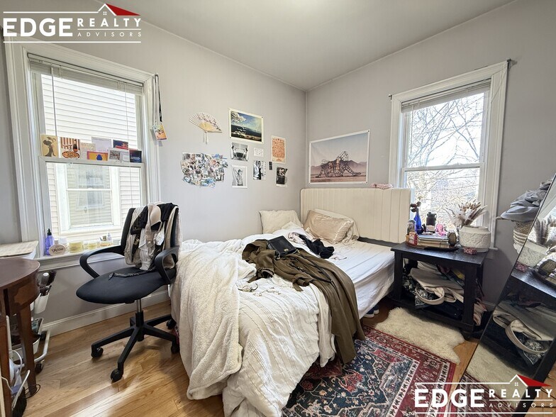 Building Photo - 83 Newbury St