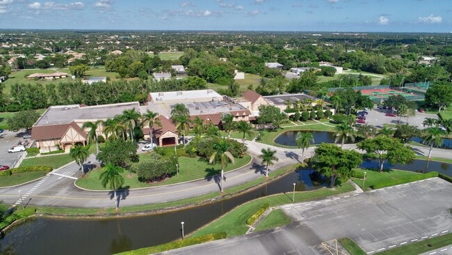 Building Photo - 14360 Strathmore Ln
