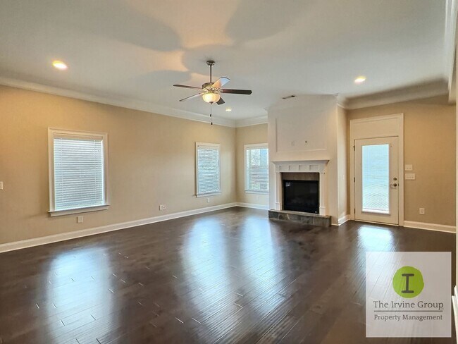 Building Photo - 6 bed, 3.5 bath in Prattville!