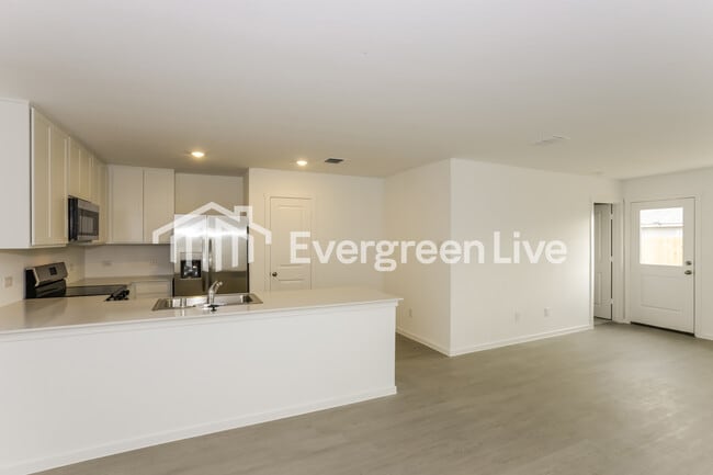 Building Photo - 537 Waymaker Wy